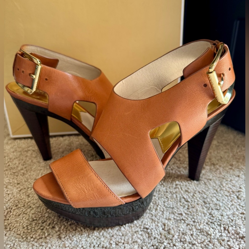 Michael Kors Carla Platform Heels Luggage Brown Size 6